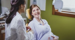 Phụ nữ mang thai có nên lấy cao răng không? Đọc ngay nếu còn băn khoăn